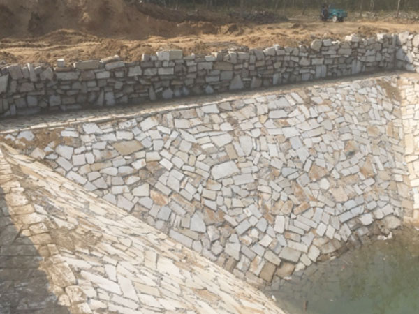 平塘乱石平台砌筑