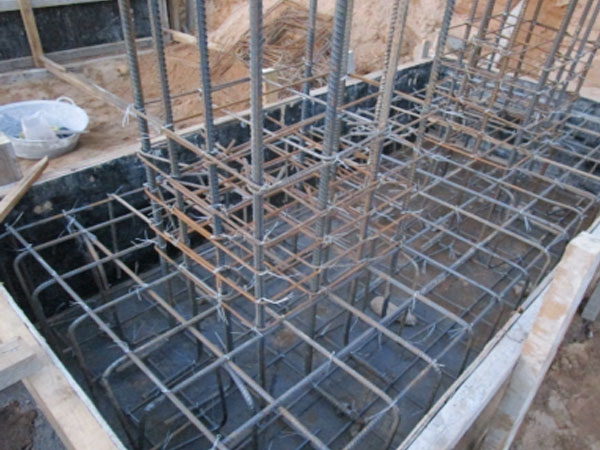 木栈道基础柱基钢筋绑扎